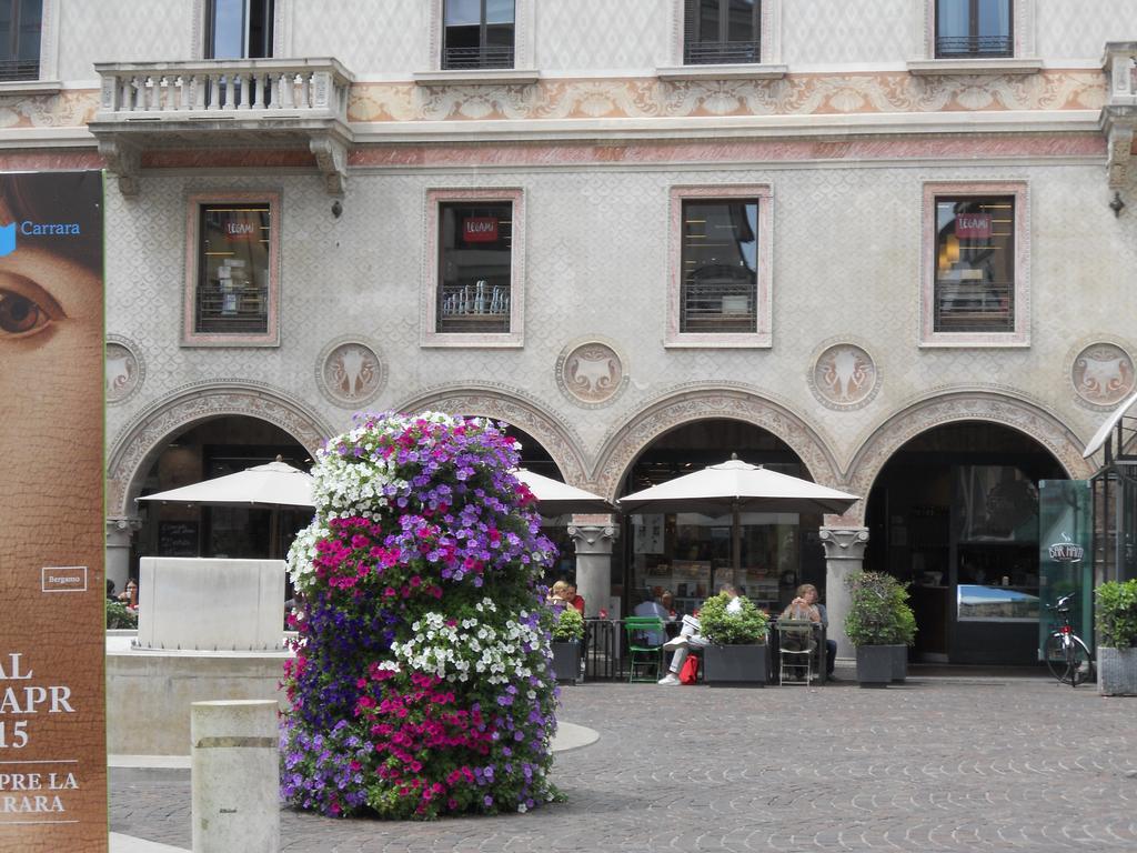 Appartamento Al Centro Storico Bergamo Esterno foto